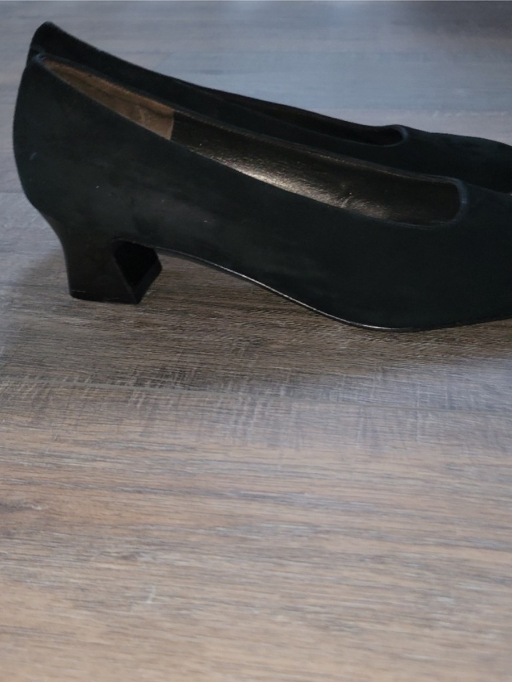 Salvatore Ferragamo Black Suede Women's Flats - Picture 5 of 11